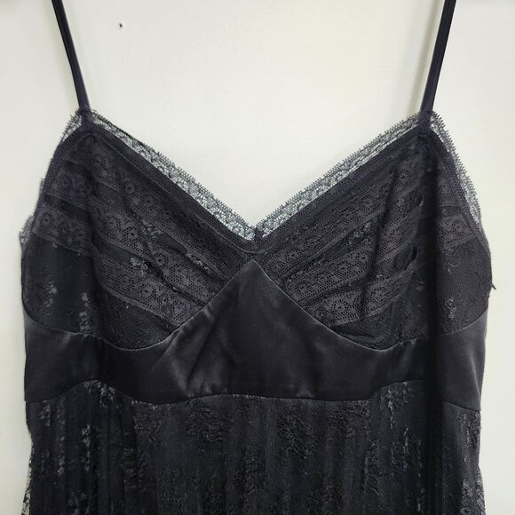 Betsey Johnson NY Women's Black Lace Sleeveless V-Neck Pleated Midi Dress Size 8 - Picture 4 of 10